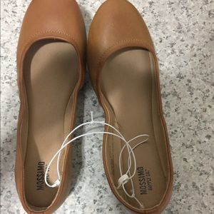 NWT flats